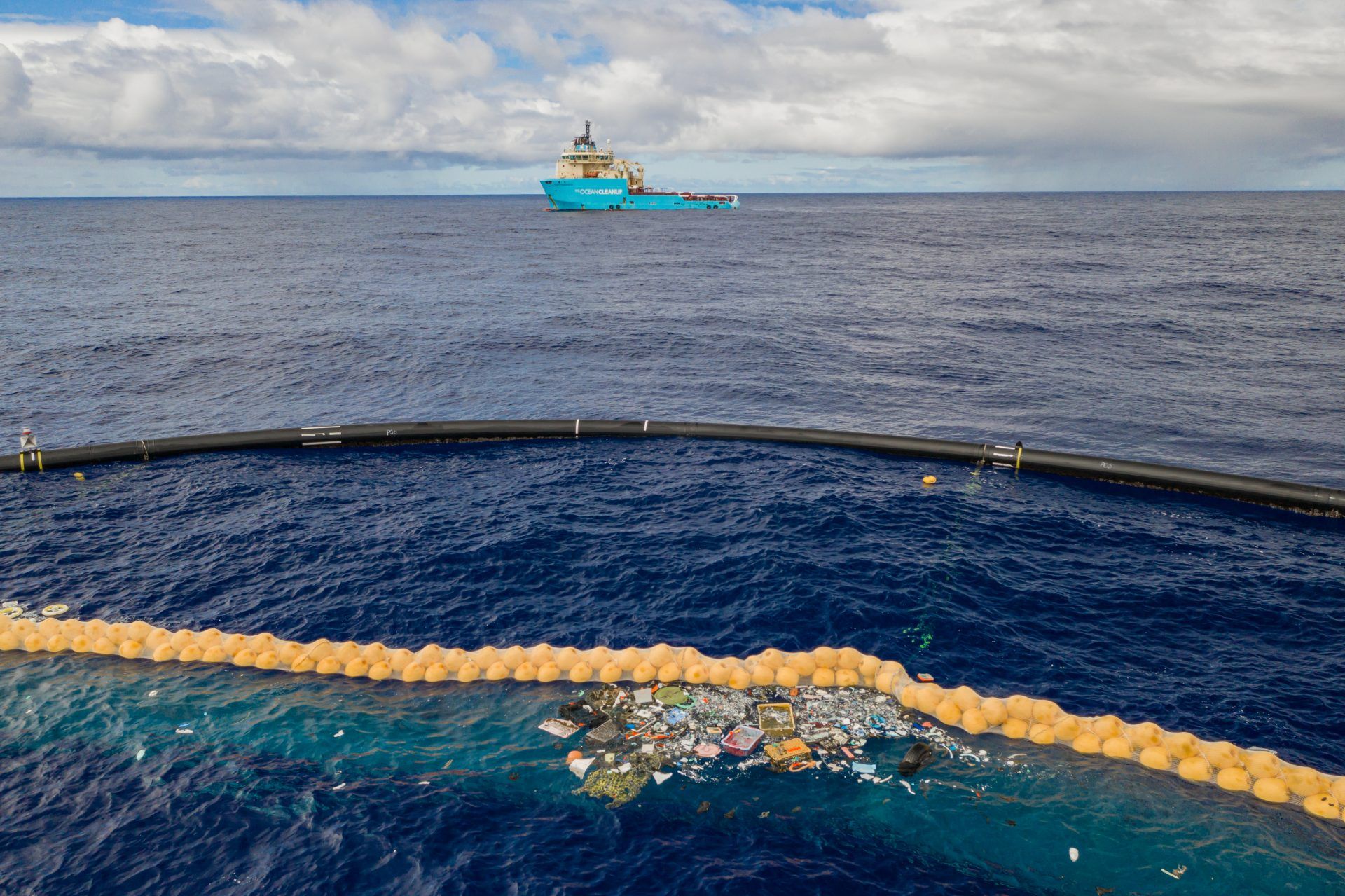 Imagen del dispositivo durante su segundo viaje de prueba / Foto: The Ocean Cleanup