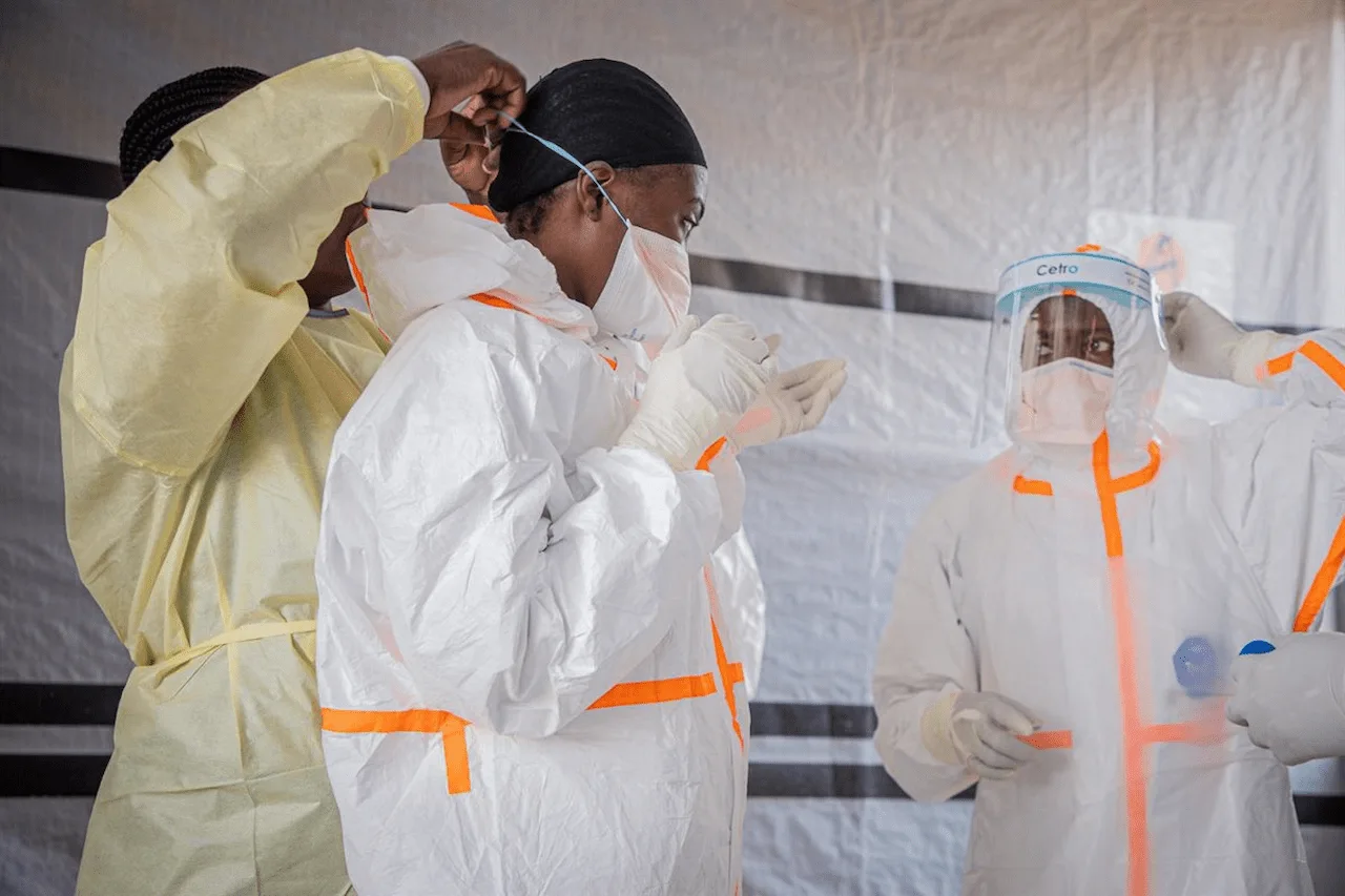 Trabajadoras sanitarias en un centro de tratamiento del ébola en Bunia, en el este de República Democrática del Congo (RDC) / Foto: Archivo - EP