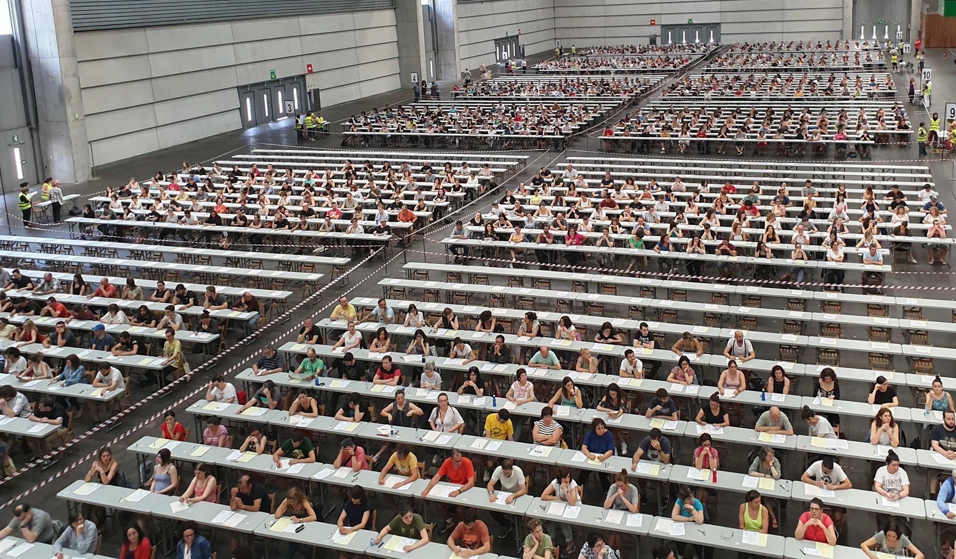 Examen para la adjudicación de plazas en la administración / Foto: Irekia