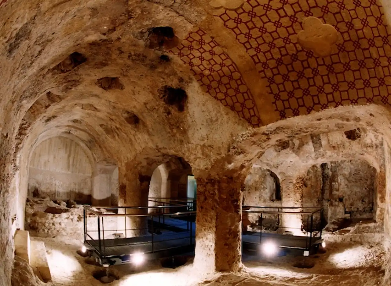Baños Árabes de Elche. Descubren un capitel islámico de hace mil años / Foto: Ayto. de Elche