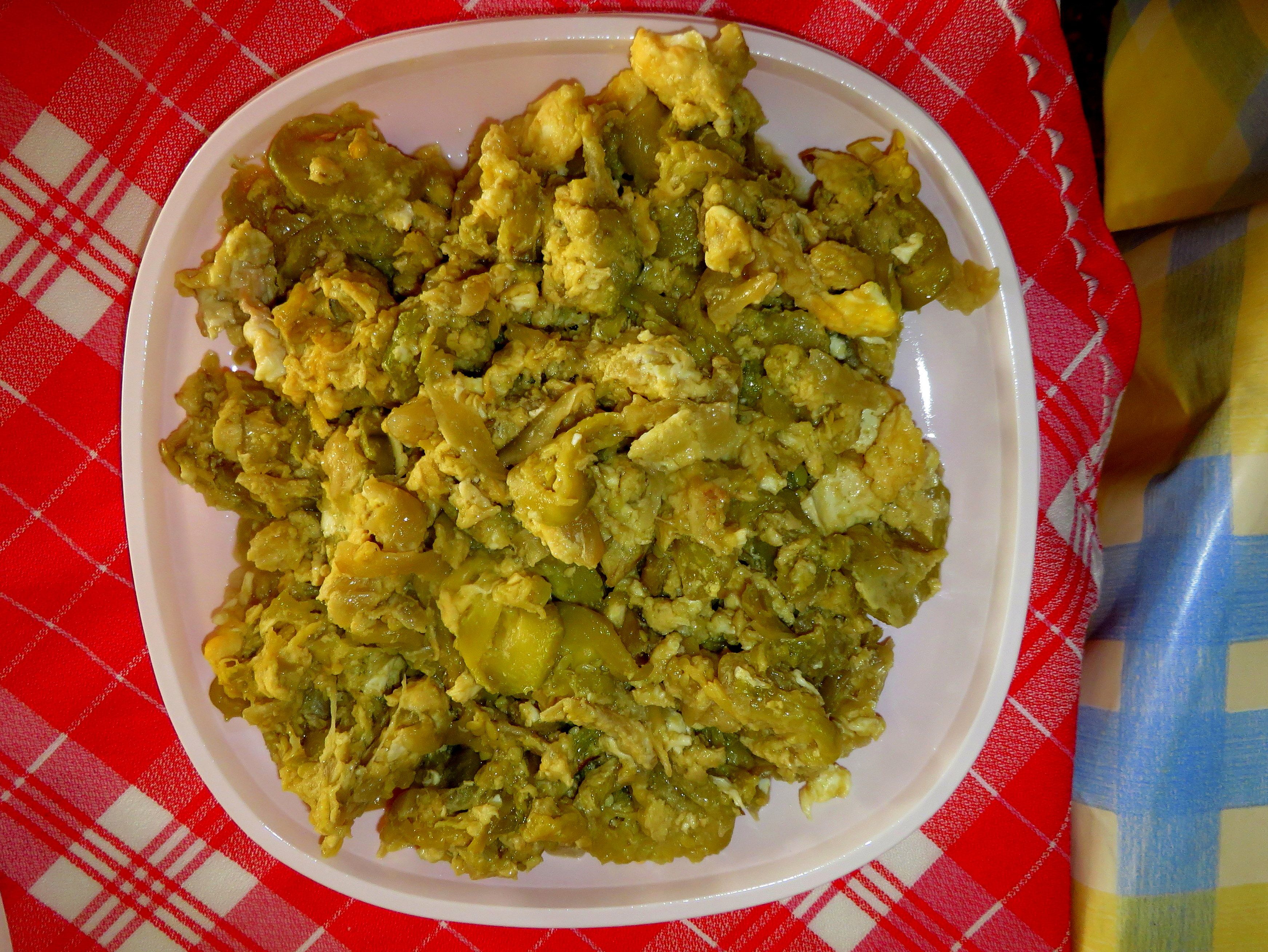 El zarangollo, un revuelto de calabacín y cebolla, es uno de los platos típicos murcianos / Foto:  Wikipedia