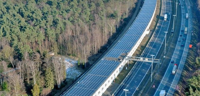 Más de 16.000 paneles cubren un tramo de la línea de alta velocidad París-Amsterdam / Foto: Infrabel