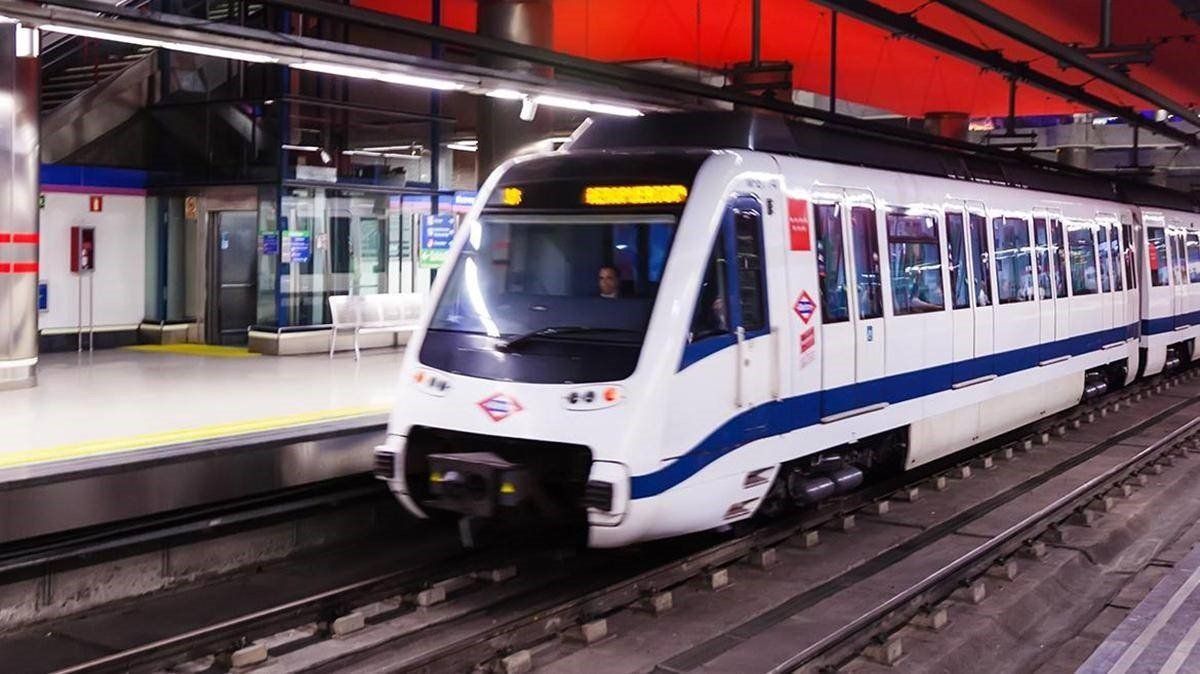 Un convoy del metropolitano madrileño entrando en una estación / Foto: Metro de Madrid