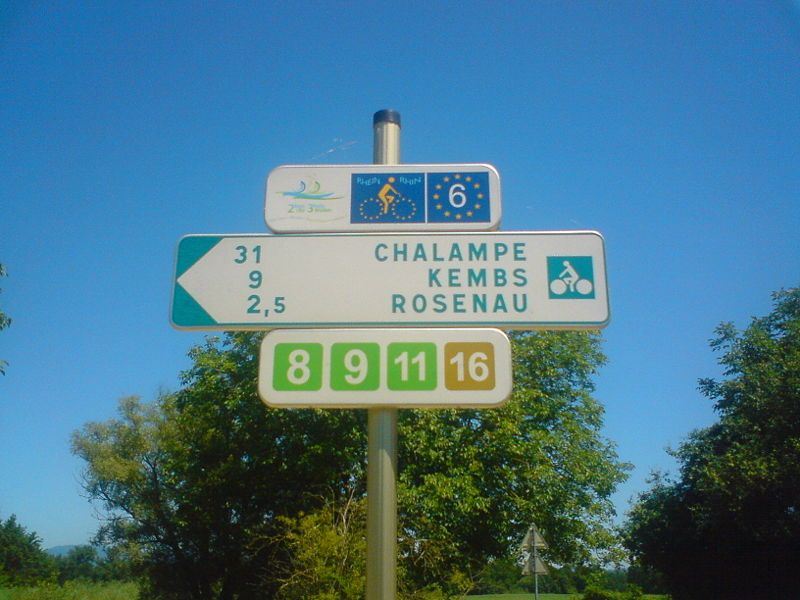 Indicador de la Ruta 6, cerca del cruce de fronteras entre Francia, Alemania y Suiza / Foto: EuroVelo