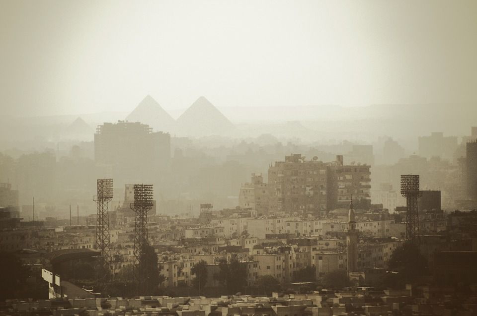 Una densa capa de contaminación cubre la ciudad egipcia de El Cairo / Foto: Free Photos
