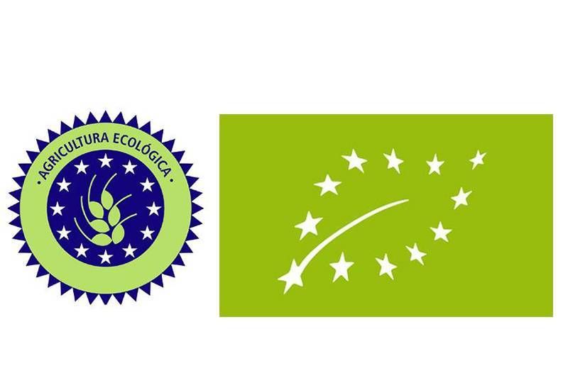 El anterior logotipo (izquierda) y el actual (derecha)