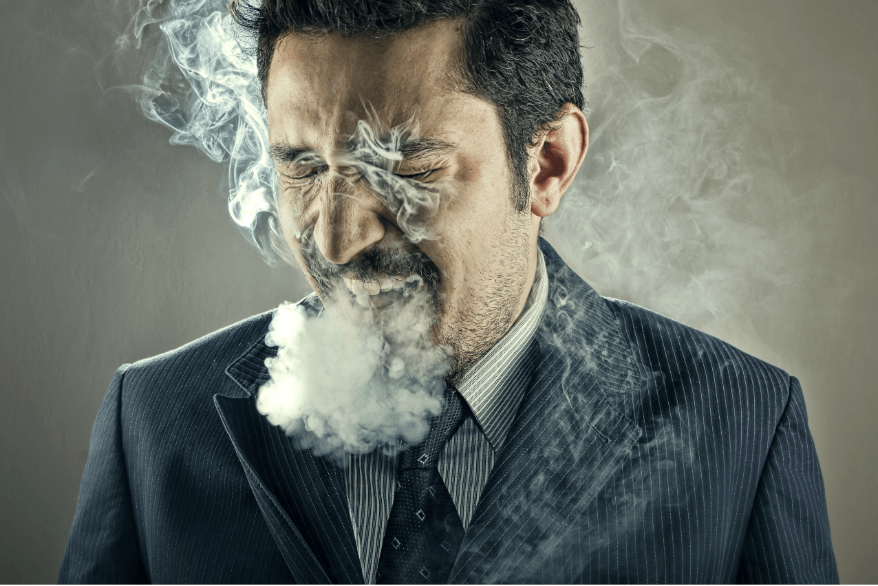 Fumar desde hace más de diez años, tener tos habitual y dificultad para respirar al hacer esfuerzos apuntan a la EPOC / Foto: Adobestock