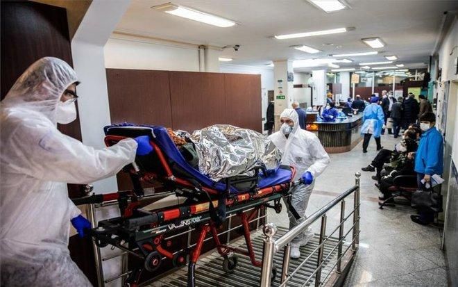 El pico de personas contagiadas podría estar a punto de alcanzarse en el conjunto del país / Foto: EP