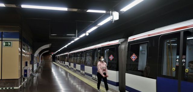 Estación prácticamente desierta de la red de Metro de Madrid / Foto: Pablo Gómez Moreno De Redrojo