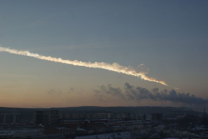 Meteorito cayendo en las proximidades de Ekaterinburgo (Rusia) / Foto: Wikipedia