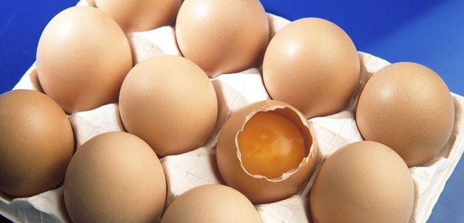 En 2013 cada ciudadano español consumió una media de 146,99 huevos frescos. El código impreso en la cáscara es el DNI del huevo / Foto: INPROVO