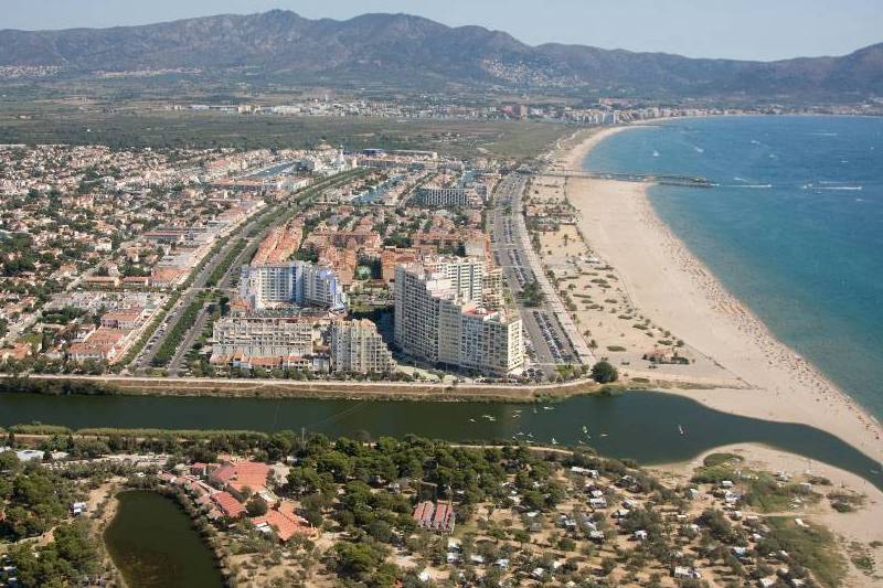 La urbanización de Empuriabrava (Girona). El valor del litoral ante la reforma de la Ley de Costas / Foto: Roger de Marfà