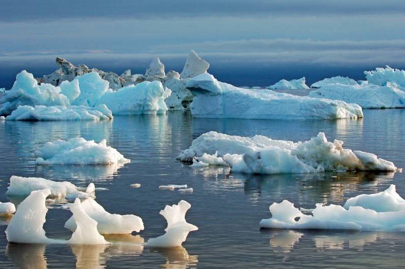 Témpanos desgajados de un glaciar groenlandés / Foto: Over Snap