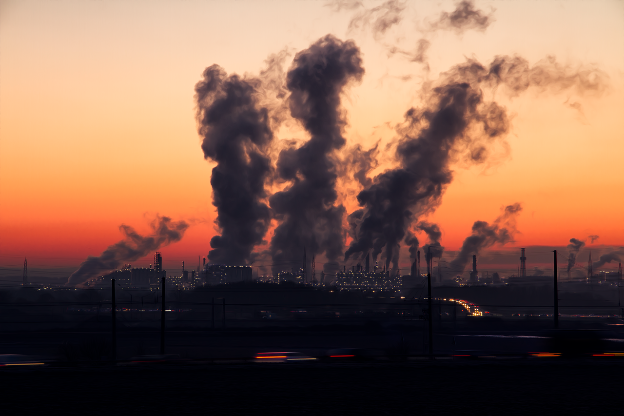Descarga a la atmósfera de gases de efecto invernadero, como el metano / Foto: Pixabay