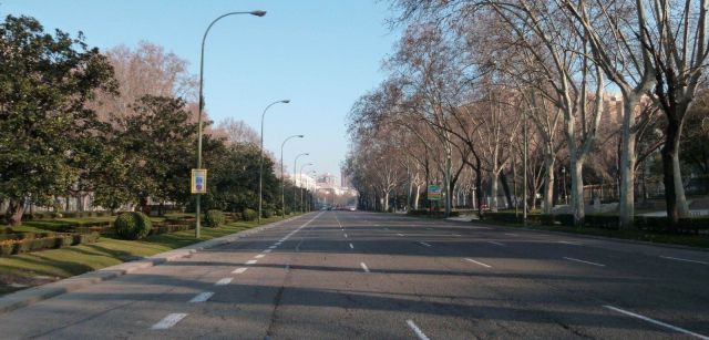 Una calle sin tránsito durante la pandemia del coronavirus / Foto: EP