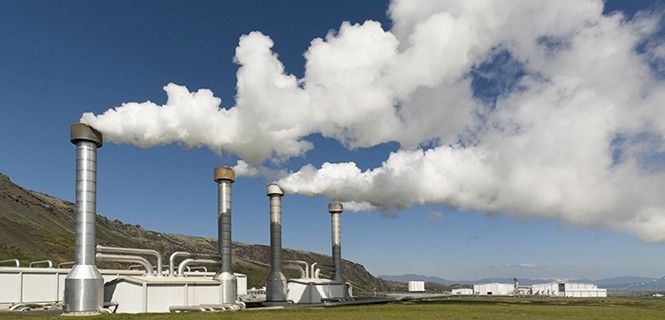 Central eléctrica de energía geotérmica en Islandia / Foto: Rhoberazzi