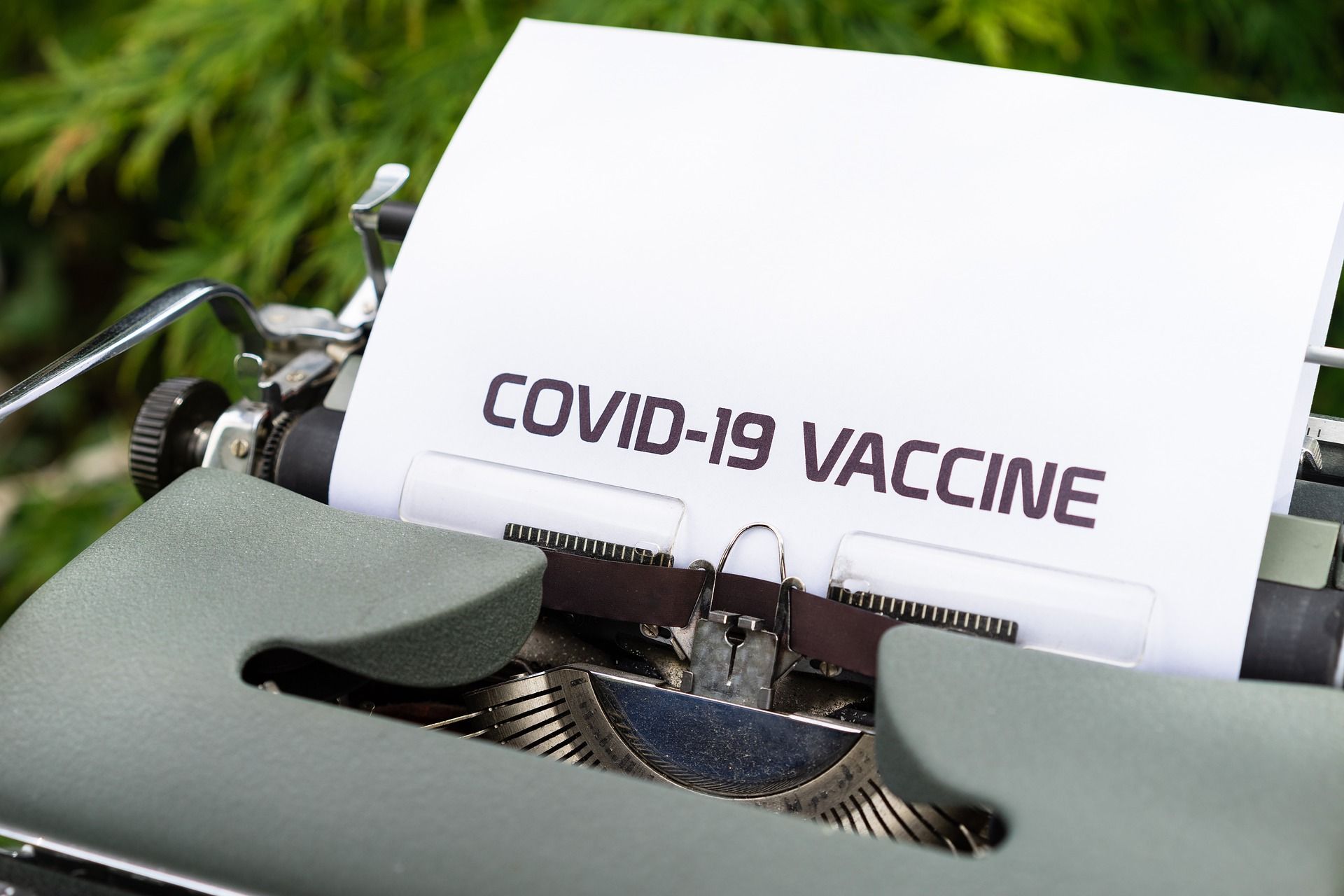 Las pruebas de fase III de la vacuna contra la COVID-19 de Oxford se han suspendido / Markus Winkler - Pixabay 