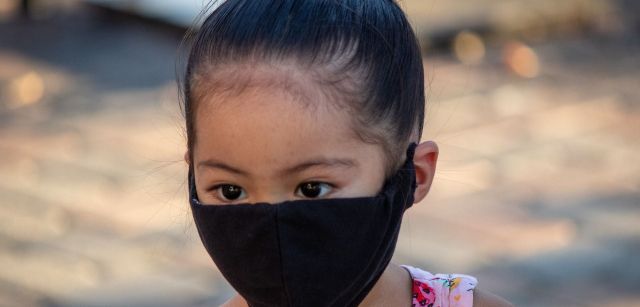 La mascarilla también puede proteger al portador de la infección, al impedir que partículas virales entren en nariz y boca. / Foto: Leo Fontes - Pixabay La mascarilla también puede proteger al portador de la infección, al impedir que partículas virales entren en nariz y boca. / Foto: Leo Fontes - Pixabay