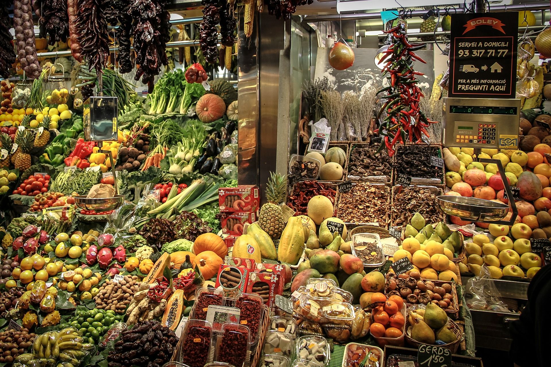 Parada de frutas y verduras en un mercado  / Foto: Pixabay 