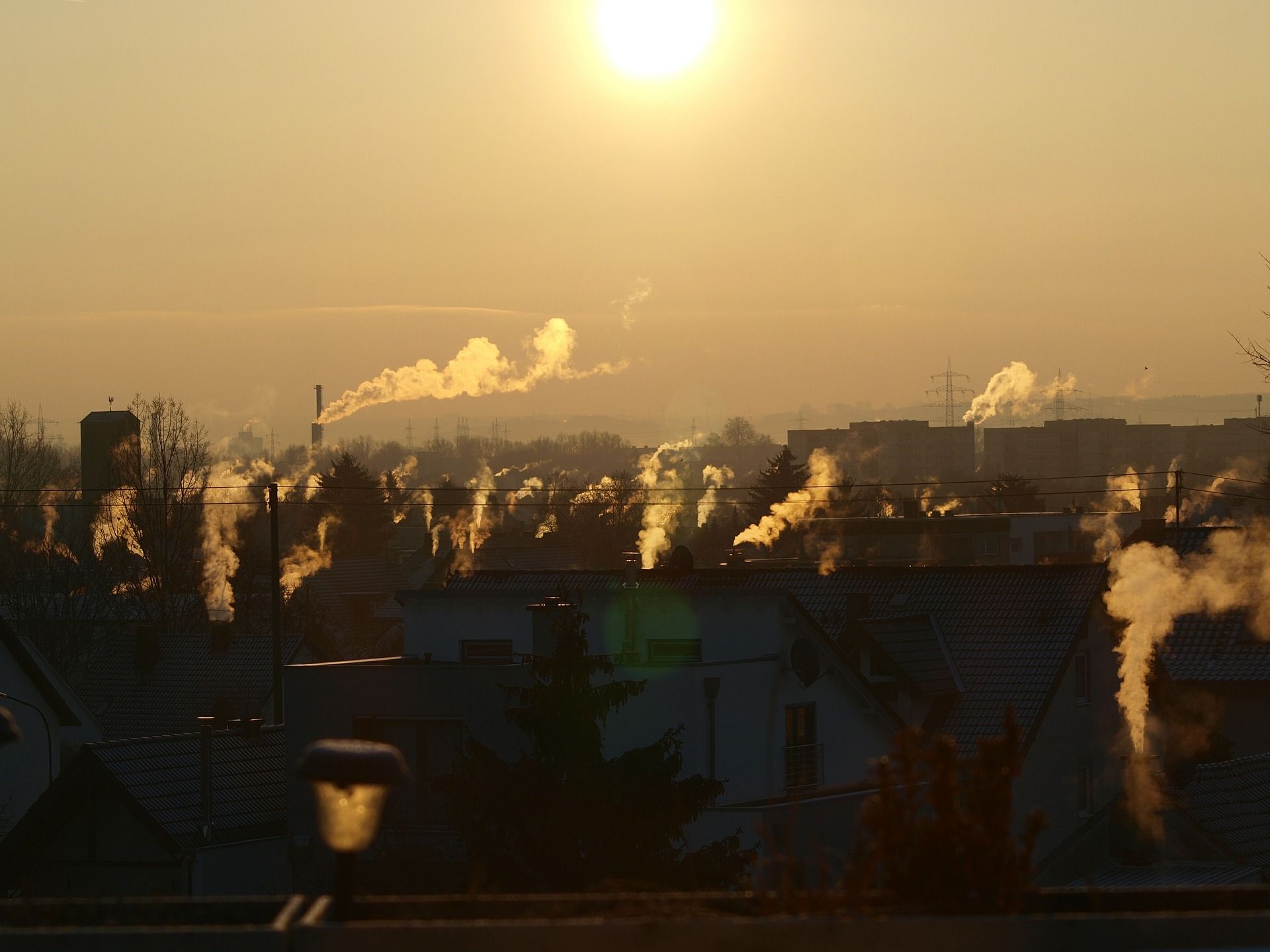 La contaminación atmosférica podría causar daños neurológicos relacionados con la aparición de Alzheimer o Parkinson / Foto: Pixabay