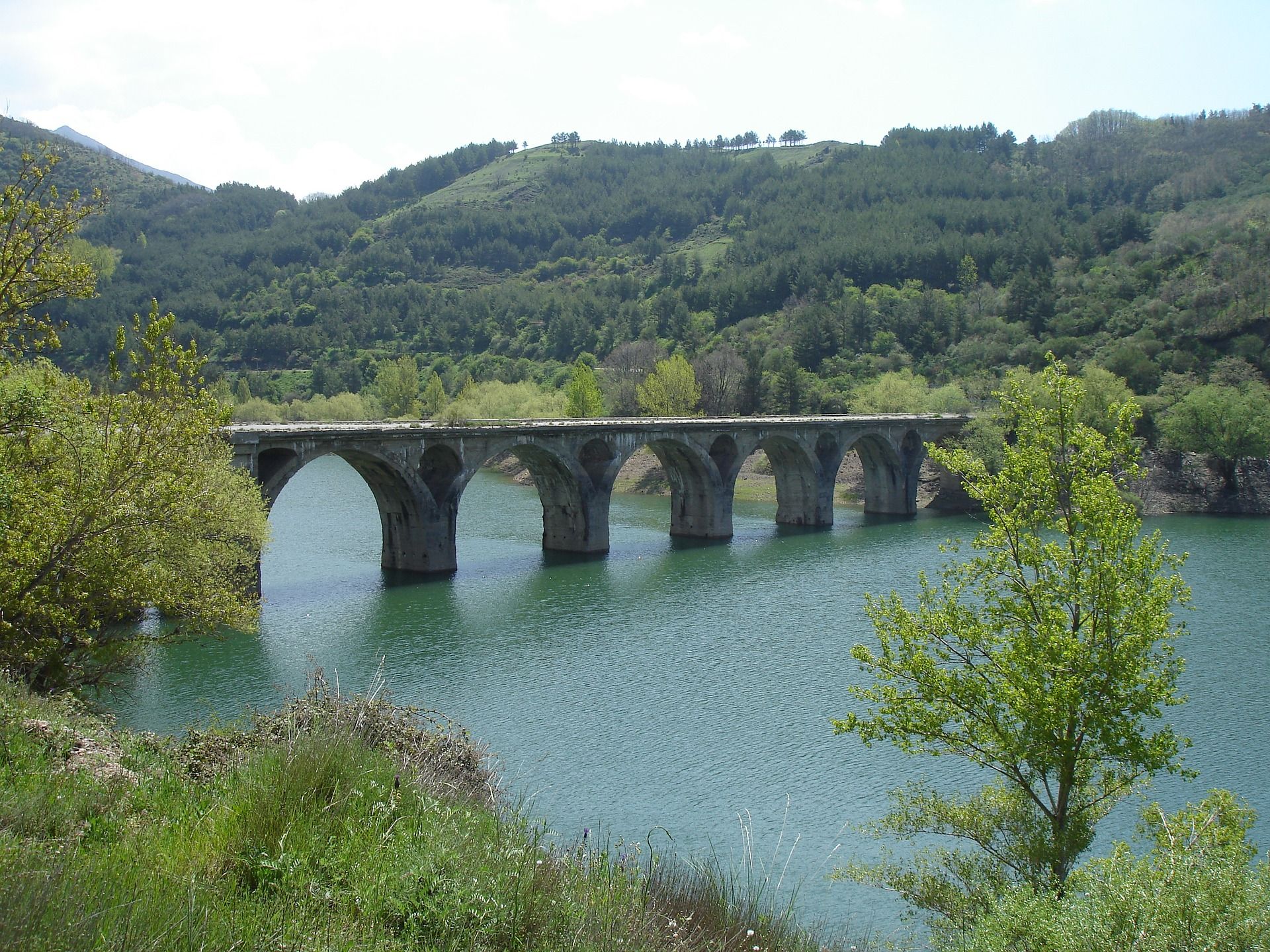 Embalse de Barrios de Luna situado en la comarca leonesa de Luna, España / Foto: Pixabay