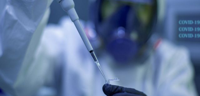 Ensayo e investigación de una vacuna en laboratorio / Foto: Fernando Zhiminaicela - Pixabay 