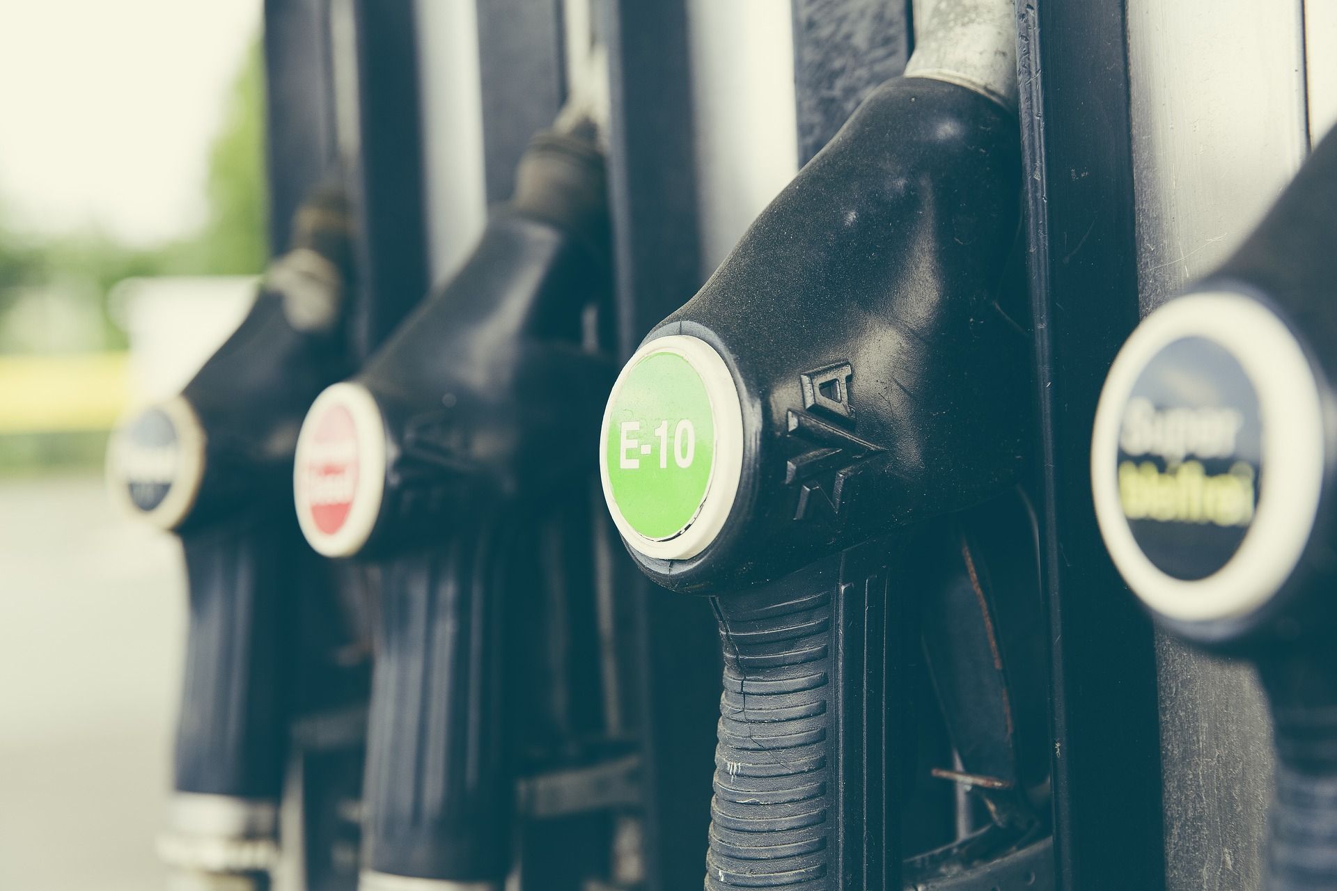Surtidores de carburantes entre ellos el diésel / Foto: Markus Spiske - Pixabay 