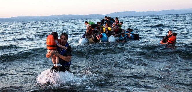 Muchas familias sirias se están arriesgando a hacer la peligrosa ruta del Mediterráneo / Foto: ACNUR - A. Mc Connell