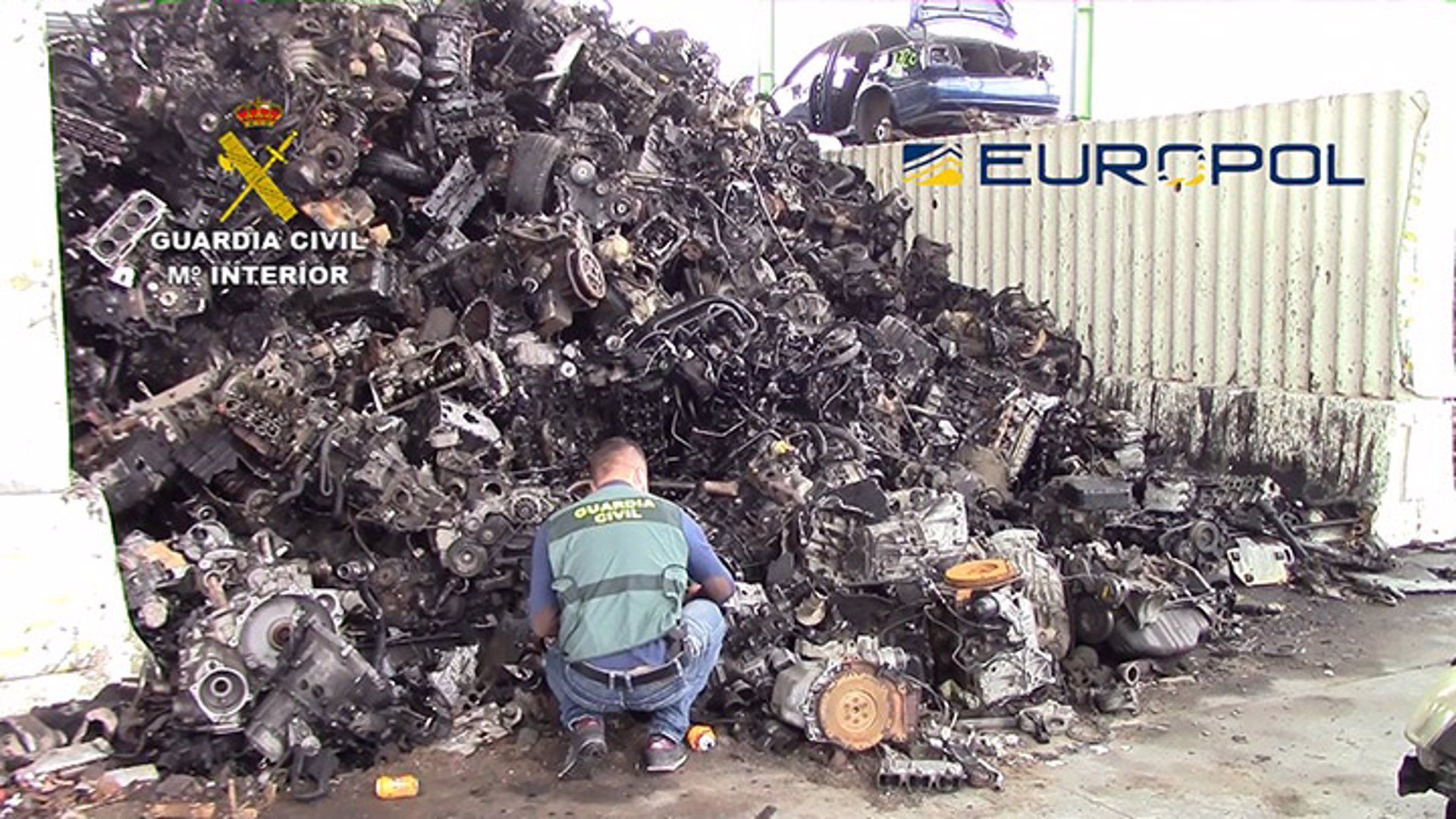 La Guardia Civil desarticula varios grupos dedicados a la exportación ilegal de residuos peligrosos / Foto: EP