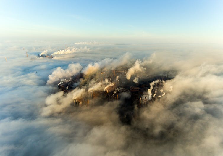 Cada año los seres humanos emitimos 35 000 millones de toneladas de CO₂ / Foto: The Conversation Cada año los seres humanos emitimos 35 000 millones de toneladas de CO₂ / Foto: The Conversation