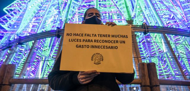 Acción de Fridays For Future Madrid por las luces de Navidad, en denuncia de la pobreza energética / Foto: EP