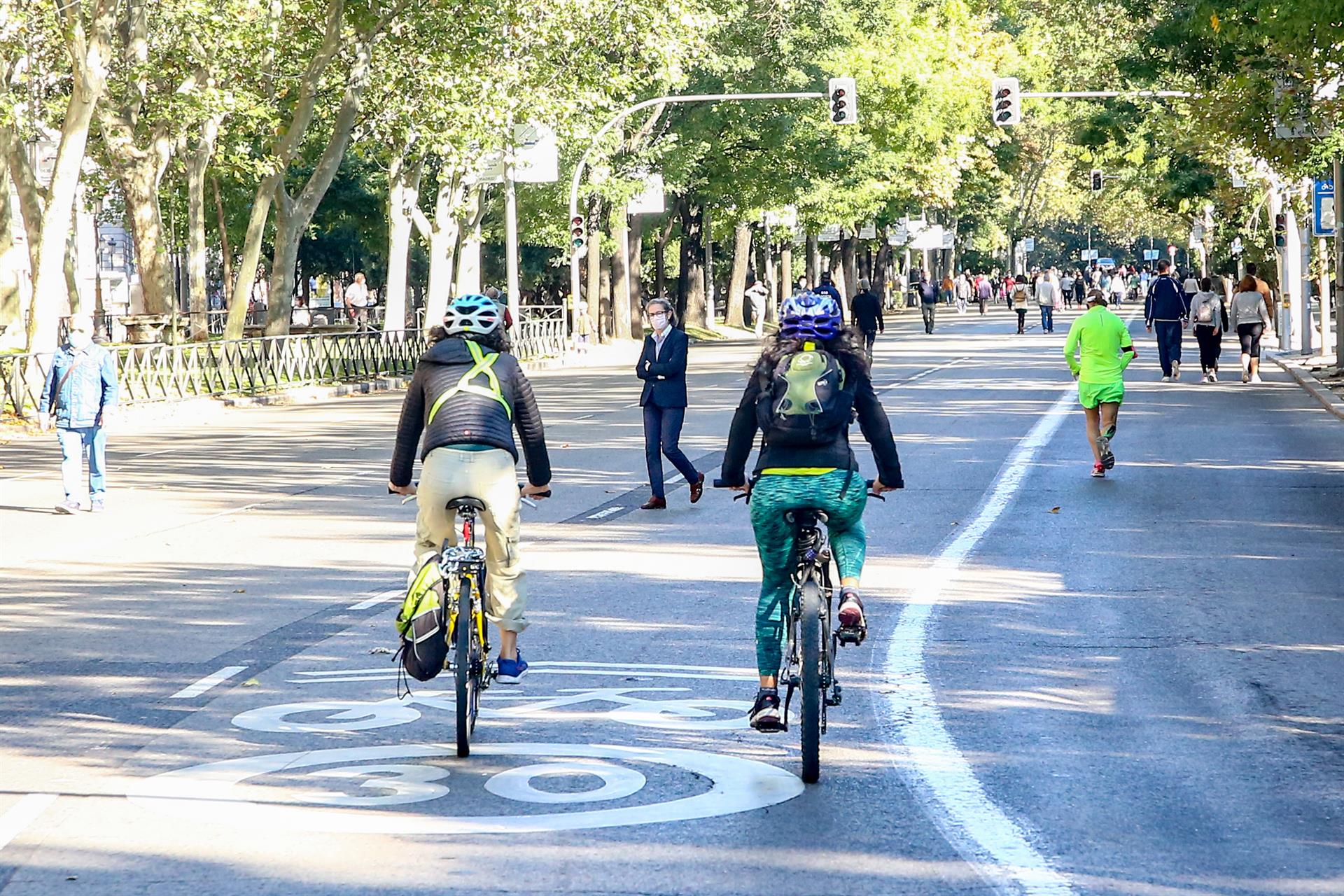  Paseo del Prado.  'La ciudad de los 15 minutos': lo que Asociaciones vecinales, ciclistas y viandantes reclaman / Foto: EP