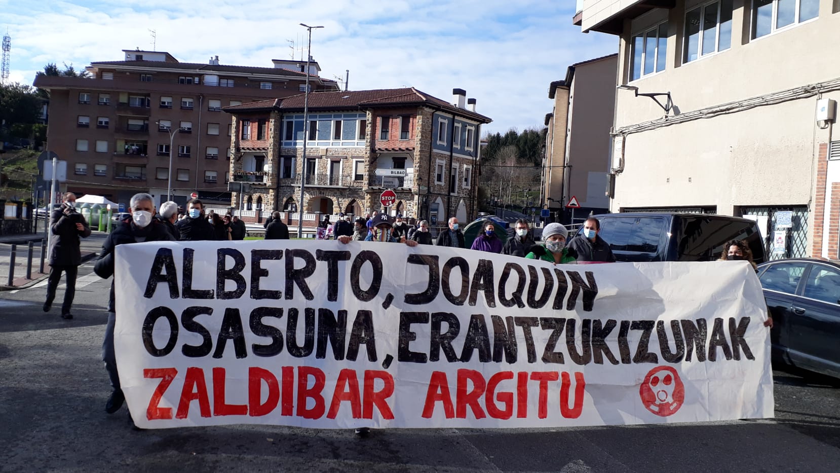 Manifestación en Zaldibar Argitu, 11 meses después de la muerte de los trabajadores Joaquín Beltrán y Alberto Sololuze /  Foto: @ZaldibarArgitu