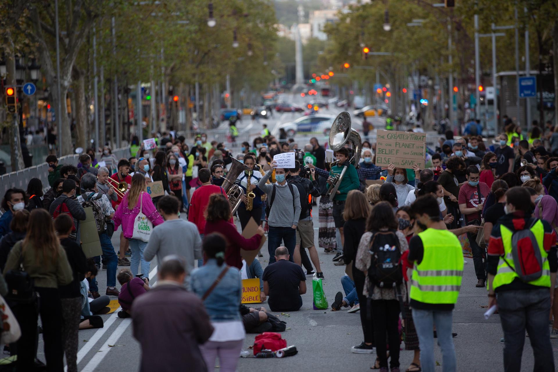 Concentración convocada por Juventud por el Clima con motivo del Día Global de Acción por el Clima, en el centro de Barcelona / Foto: EP
