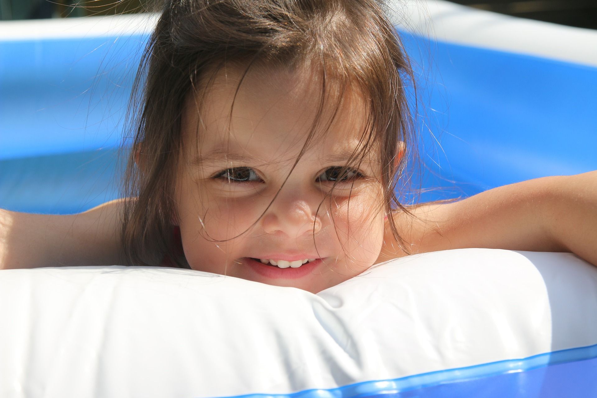Imagen de una niña. La OCU avisa sobre la ingesta de dioxinas en niñas y niños / Foto: Pixabay