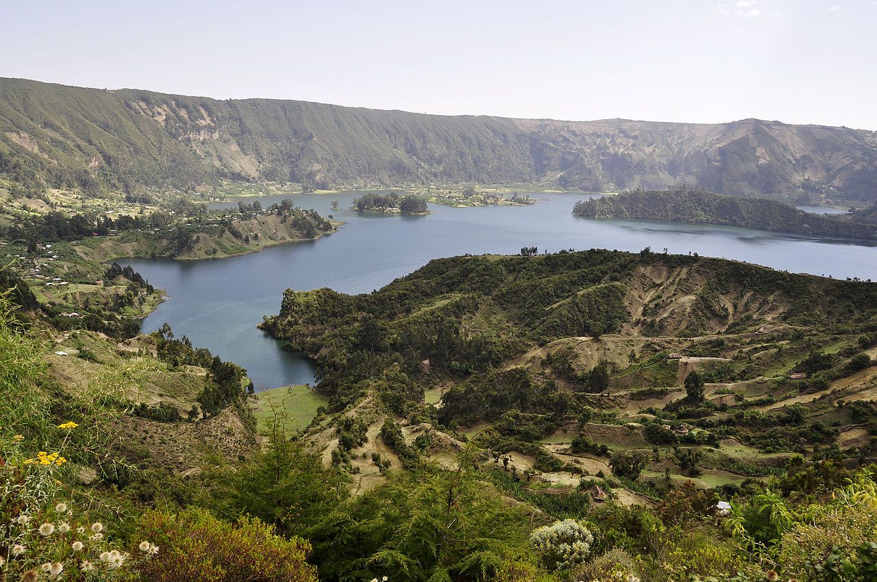 Lago Wonchi, en el cráter del volcán, Etiopía. Biodiversidad de los ecosistemas alpinos africanos / Foto: Wikipedia