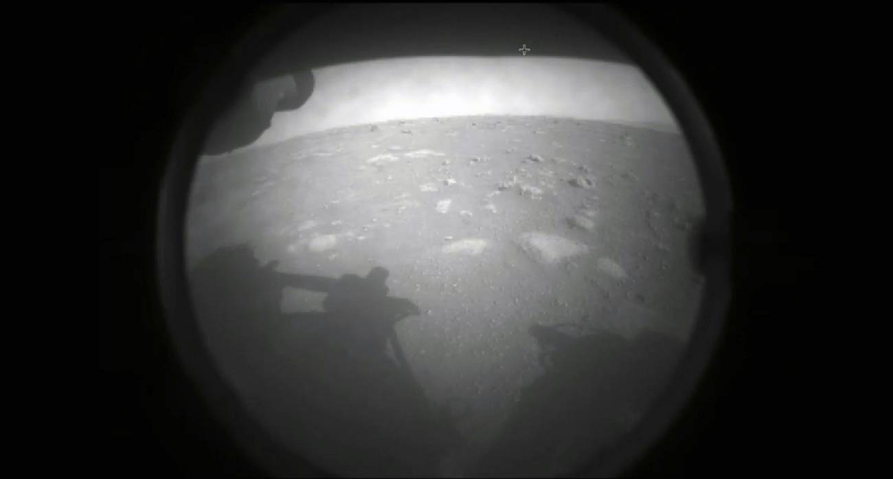 Primera foto de Perseverance captada desde la superficie de Marte / Foto: NASA