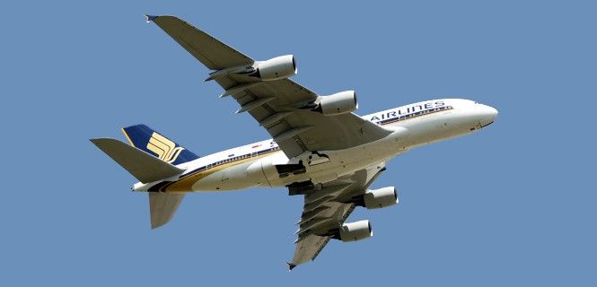 La industria de la aviación genera el 2% de las emisiones globales de CO2 / Foto: Adrian Pingstone - Wikipedia