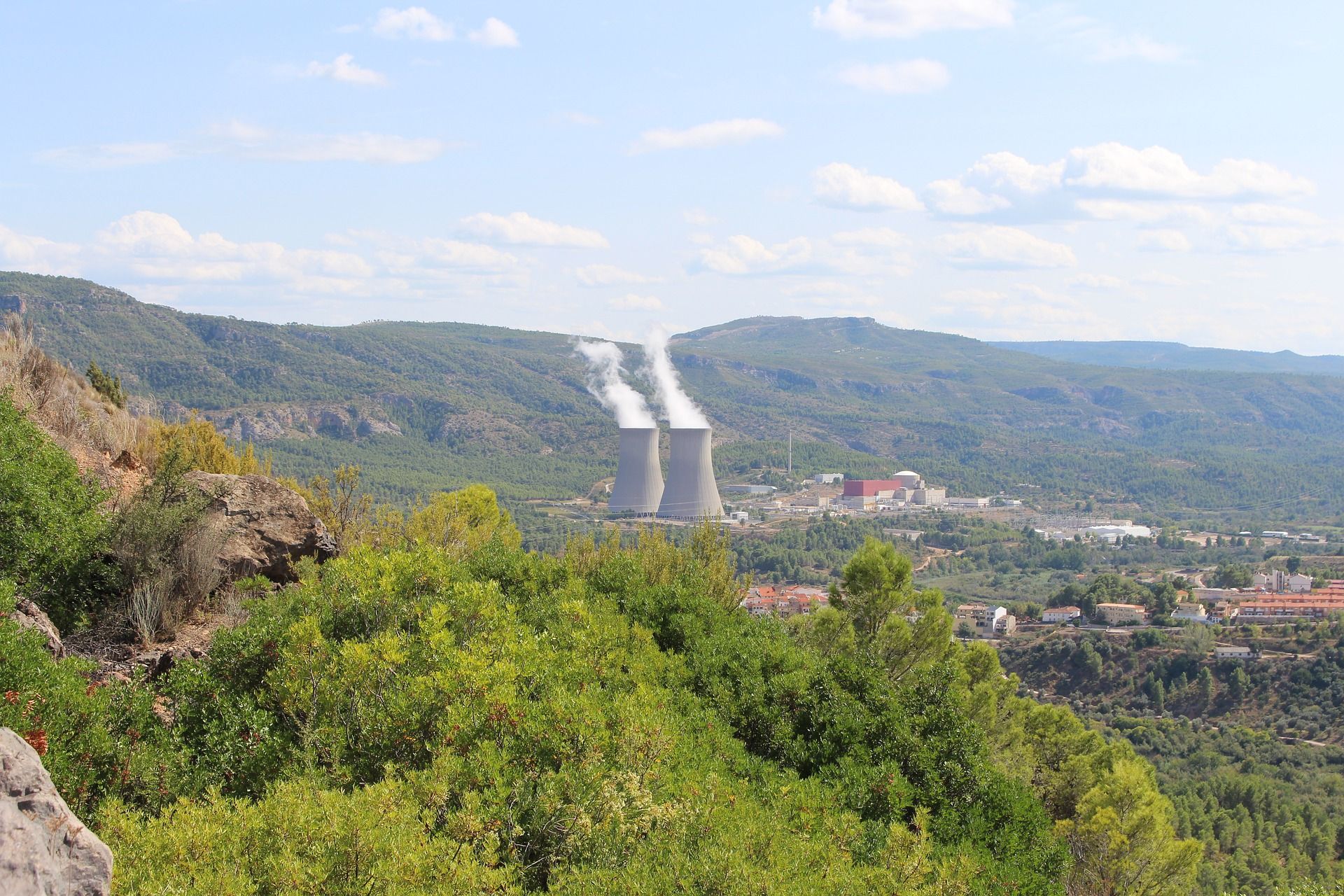 Vistas de la Central nuclear de Cofrentes  / Foto: Khomsi Ahmed - Pixabay