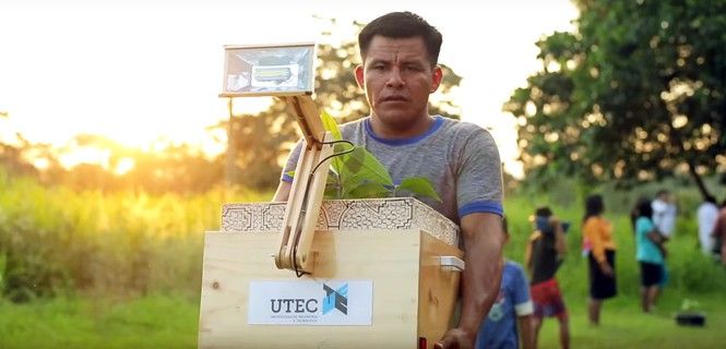 El invento puede proporcionar iluminación durante un par de horas / Foto: UTEC