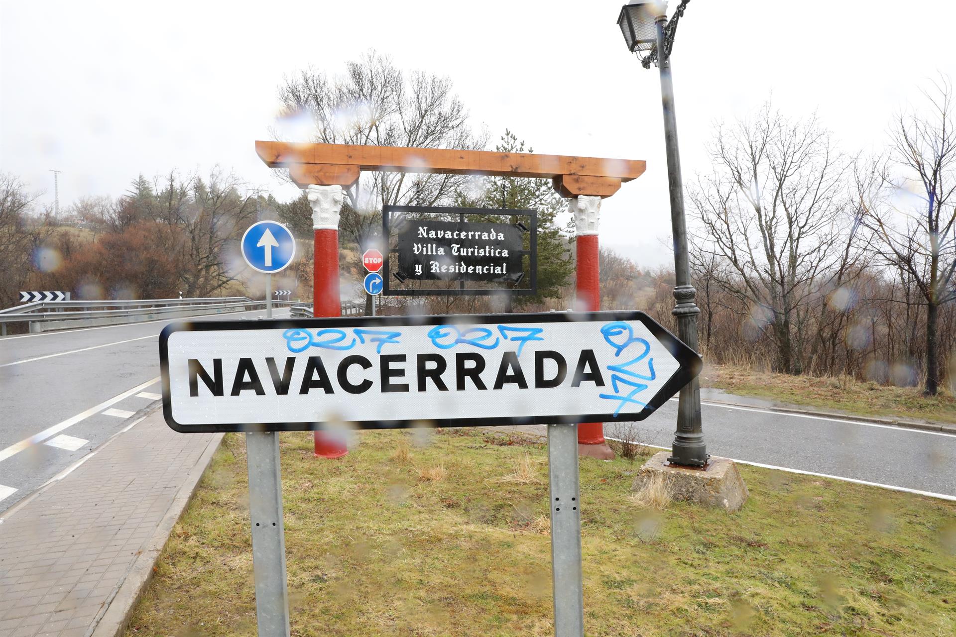 Cartel indicativo de dirección de Navacerrada, Madrid. Cambio climático / Foto: EP