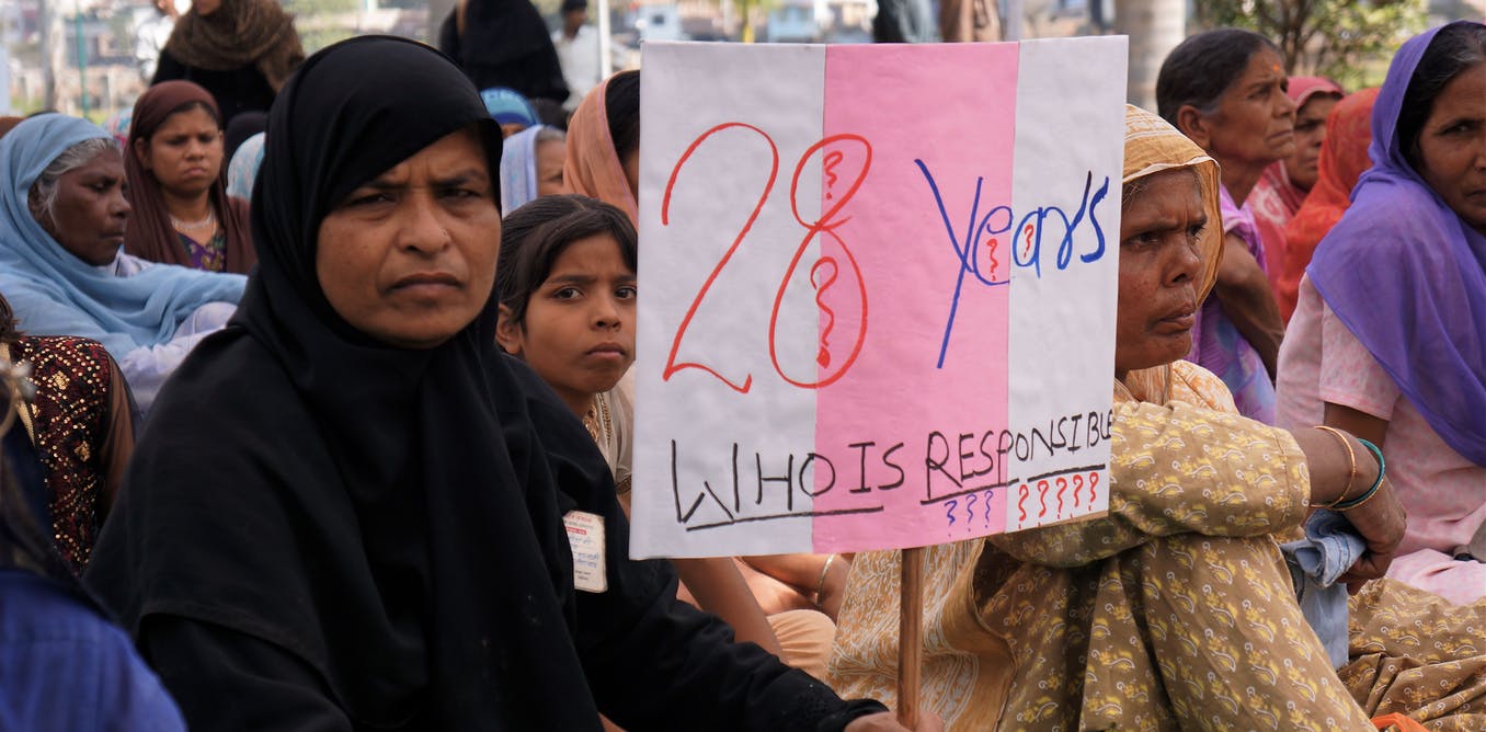 Protesta para exigir responsabilidades por el desastre de Bhopal (India). Bhopal Medical Appeal. Ecocidio / Flickr, CC BY-NC