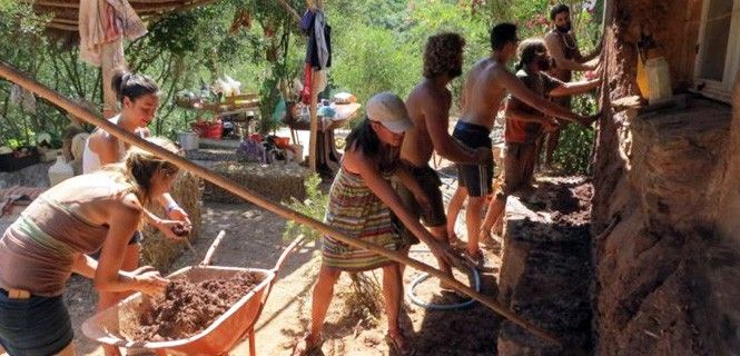 En estos asentamientos, el trabajo y el consumo se llevan a cabo de forma comunitaria / Foto: RIE