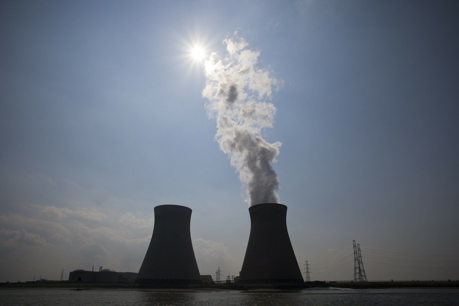 Vista de la central nuclearde Cofrentes / Foto: Goos Veenendaal - Pixabay