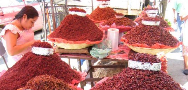 Mercado de chapulines. / Jeffrey Cohen Mercado de chapulines. / Jeffrey Cohen