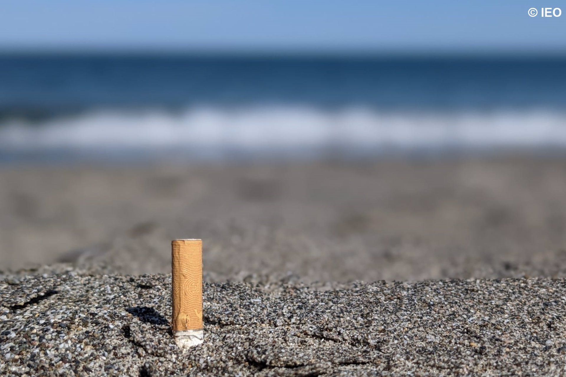 Colilla en una playa, una fuente  de contaminación para la vida marina / Foto: EP