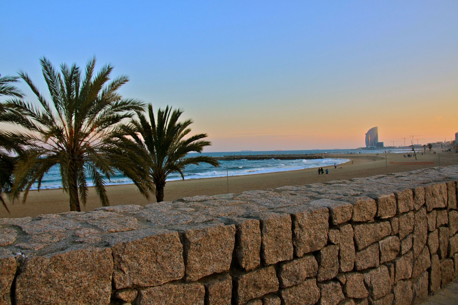 Playa de Barcelona. Transformación del turismo hacia la sostenibilidad / Foto: Pixabay
