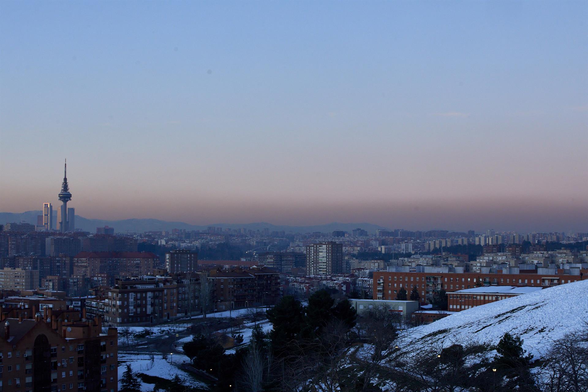 Capa de contaminación sobre la ciudad de Madrid, a 18 de enero de 2021 / Foto: EP