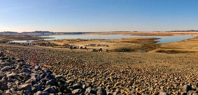 El lago Folsom, al noreste de Sacramento, (California) en enero de 2014 / Foto: California Drought