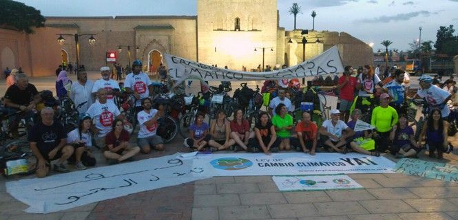 Un grupo de ecologistas valencianos desplazados a la ciudad marroquí en bicicleta / Foto: AMA